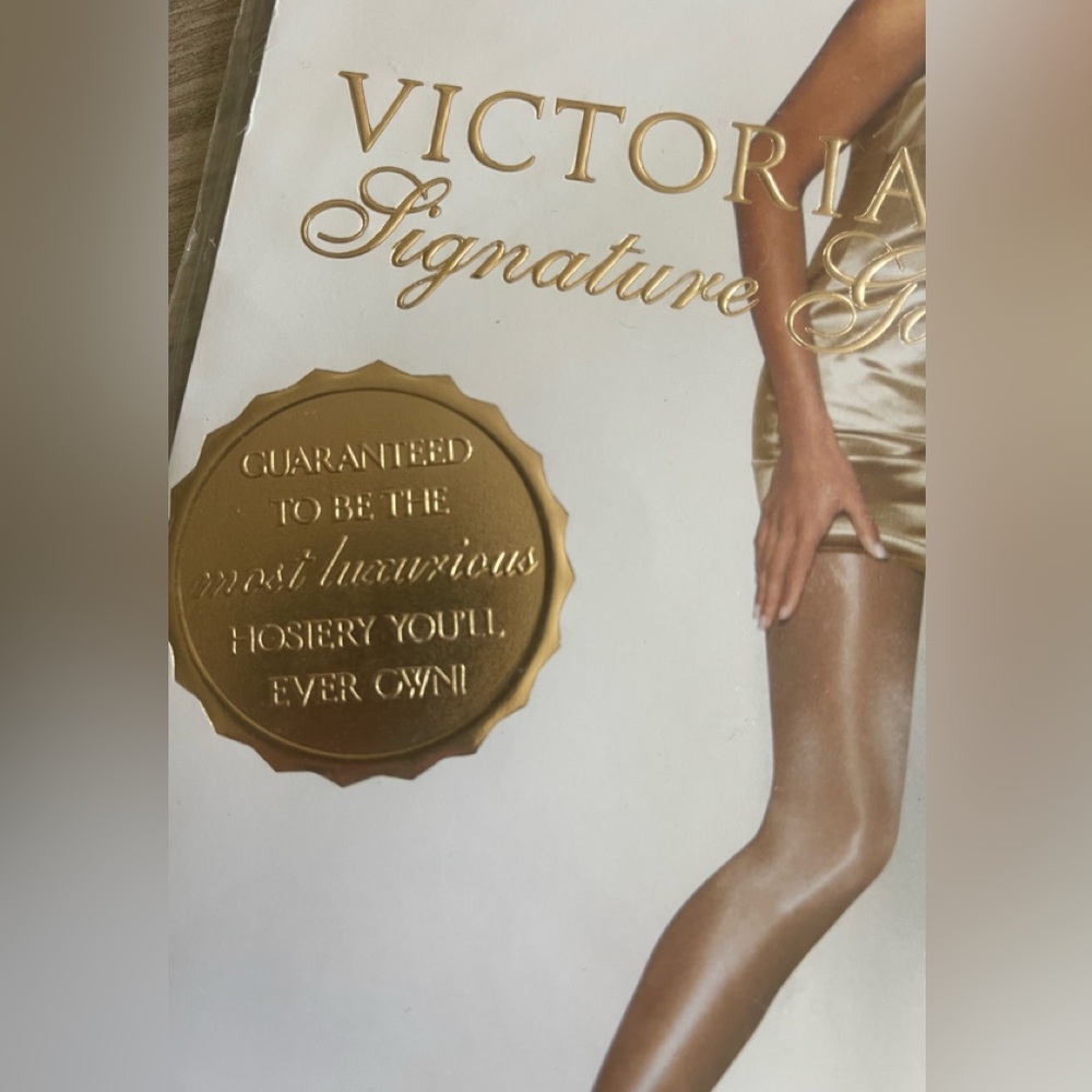 Victoria's Secret Gold Signature Collection Glossy Smooth Control Top - Picture 2 of 5